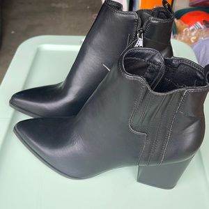 New black womens ankle boots size 11